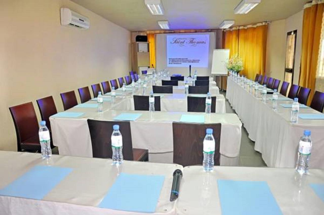Hotel Saint Thomas Lome Exterior photo